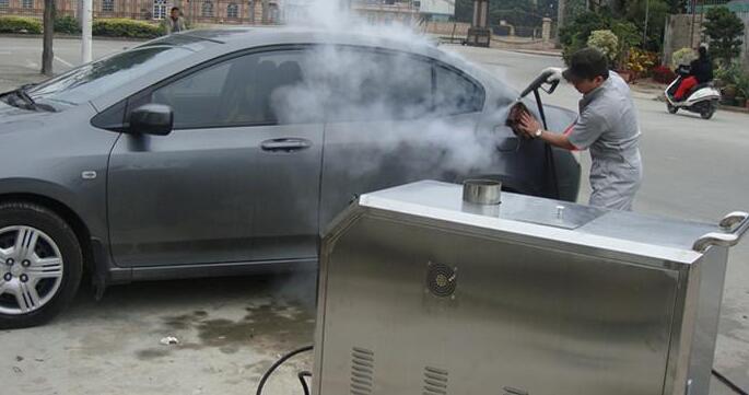 蒸汽洗車(chē)機(jī)洗車(chē)現(xiàn)場(chǎng) 蒸汽洗車(chē)機(jī)洗車(chē)現(xiàn)場(chǎng)